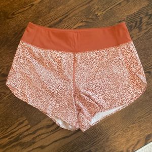 Athleta - Run with it 3.5” printed shorts